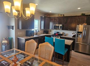 827 E Sunset View Rd, Grantsville, UT 84029