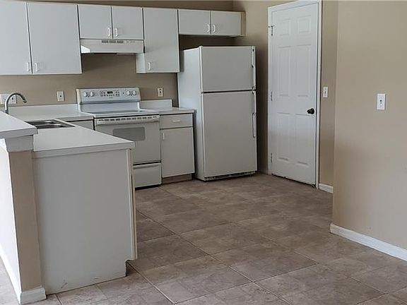 4th image of 2463 Quail Hollow Ave