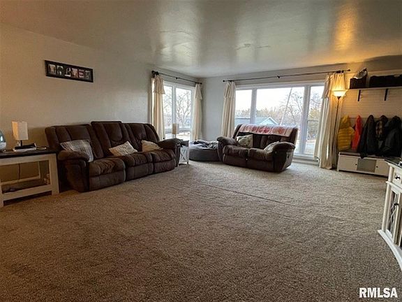 2nd image of 1515 Riverview Dr