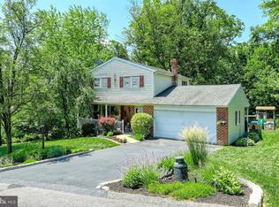 848 Country Ln, York, PA 17406
