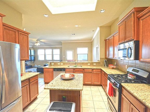 5th image of 18215 Redoak Manor Ln