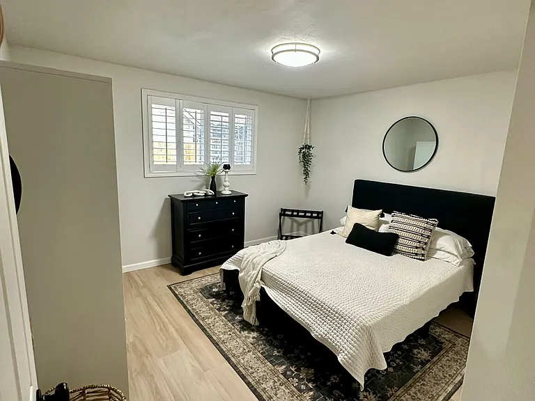 1016 Leonard St — Photo 16
