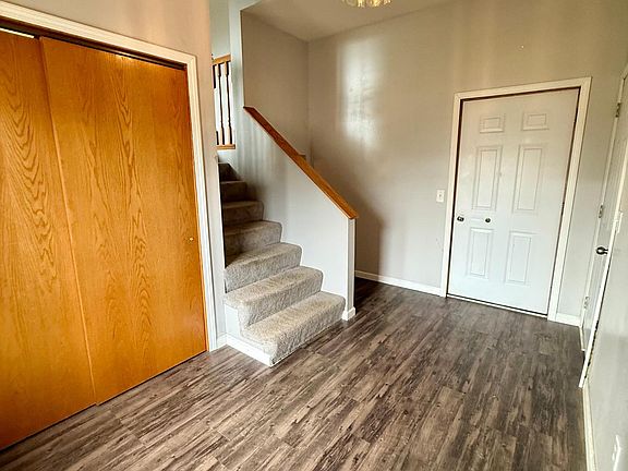 2nd image of 906 Pierce Ave