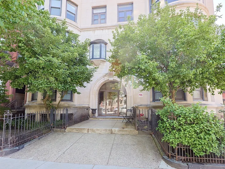 857 Beacon St — Photo 22