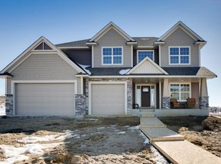 392 Moelter Ln, Hudson, WI 54016