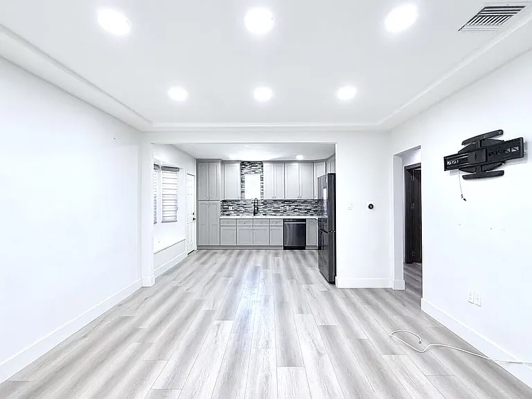 11836 Rialto St — Photo 29