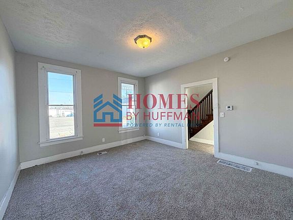 3rd image of 2118 W Illinois St