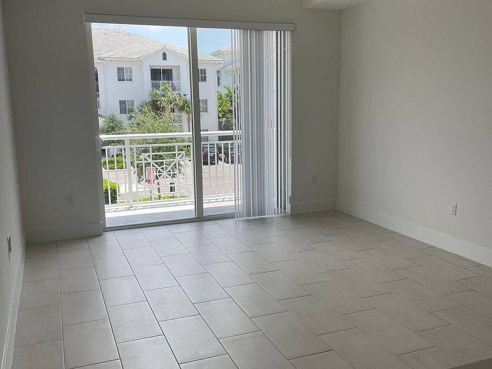 1st image of 10820 NW 29th St #107