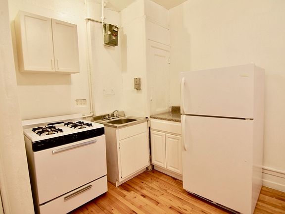 3rd image of 540 Manhattan Ave #4JJ
