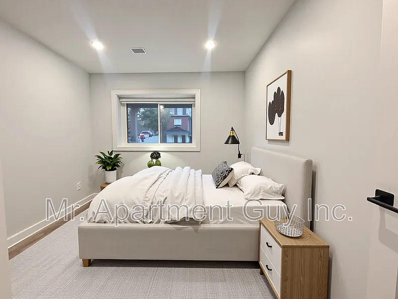 2 bed, 1.0 bath, $2,095 — Photo 4