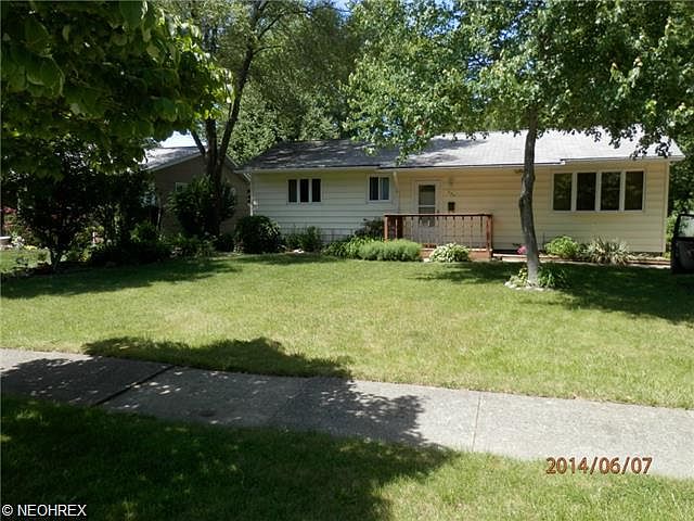 1st image of 372 Fairwood Cir
