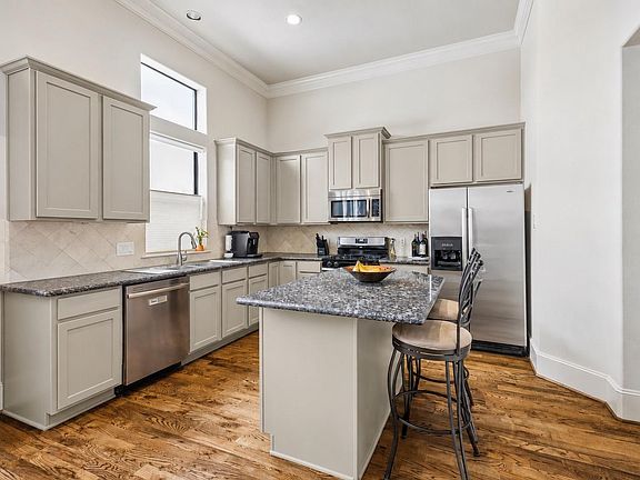 5th image of 5708 Kansas St Unit B