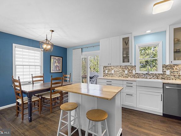 5th image of 1011 Cheryls Ct