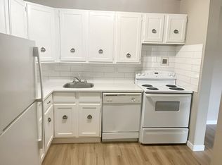 1174 Hooke Rd NW, Edmonton, AB T5A4A4