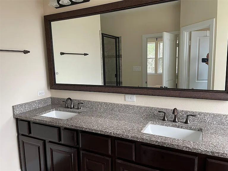 5105 Maple St — Photo 31