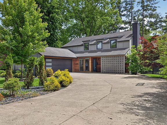 2nd image of 1918 E Ruby Ln