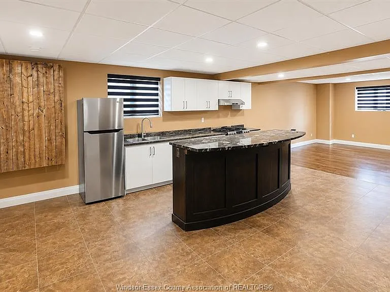 498 Sacred Heart Dr #LOWER — Photo 10