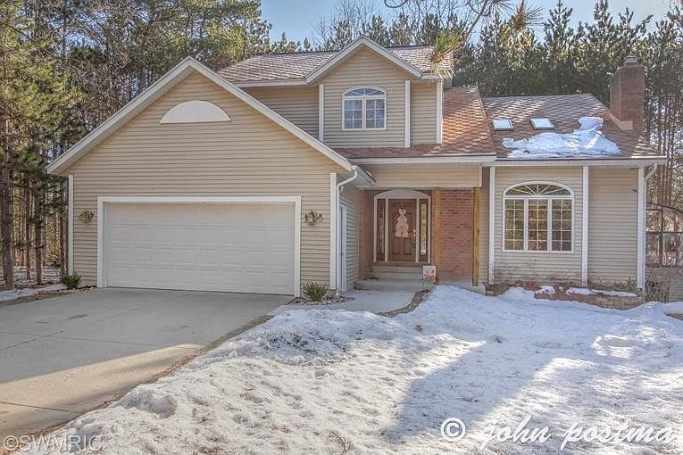 1st image of 1034 Red Coat Ln NE