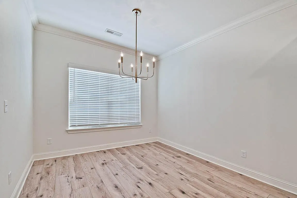3 bed, 1650 sqft, $2,300 — Photo 4