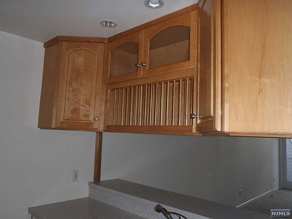 5th image of 191 Surrey Ct #191