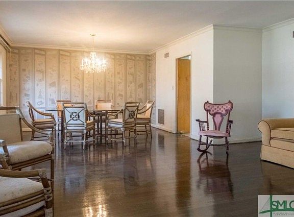 2nd image of 4736 Fairfax Dr