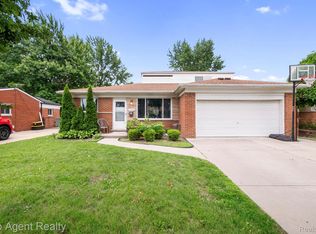13712 La Chene Ave, Warren, MI 48088