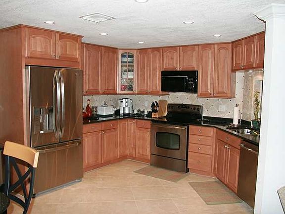 3rd image of 8601 SW 27th Pl
