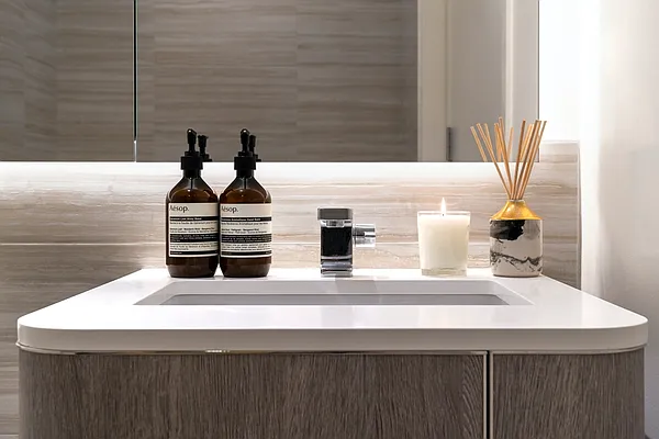 Rented by Greystar | media 9