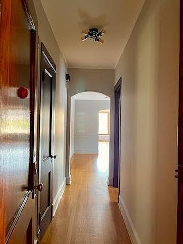 2nd image of 1414 W Farragut Ave #3