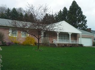 1106 Greenfield Dr, Erie, PA
