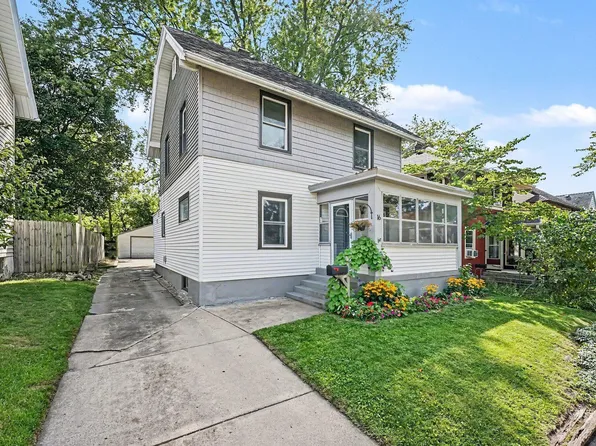 16 Dean St NE, Grand Rapids, MI 49505