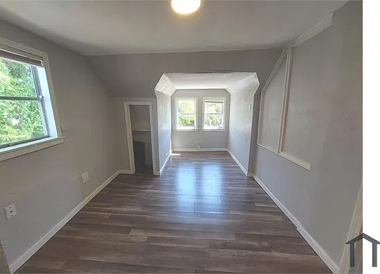 1 bed, 350 sqft, $825 — Photo 2