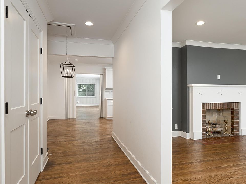 1st image of 1101 Queens Dr