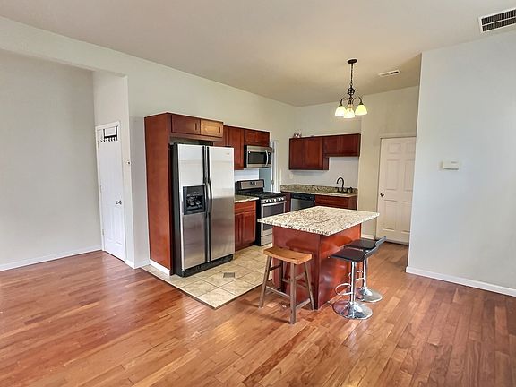 2nd image of 1430 W Wellington Ave #2F