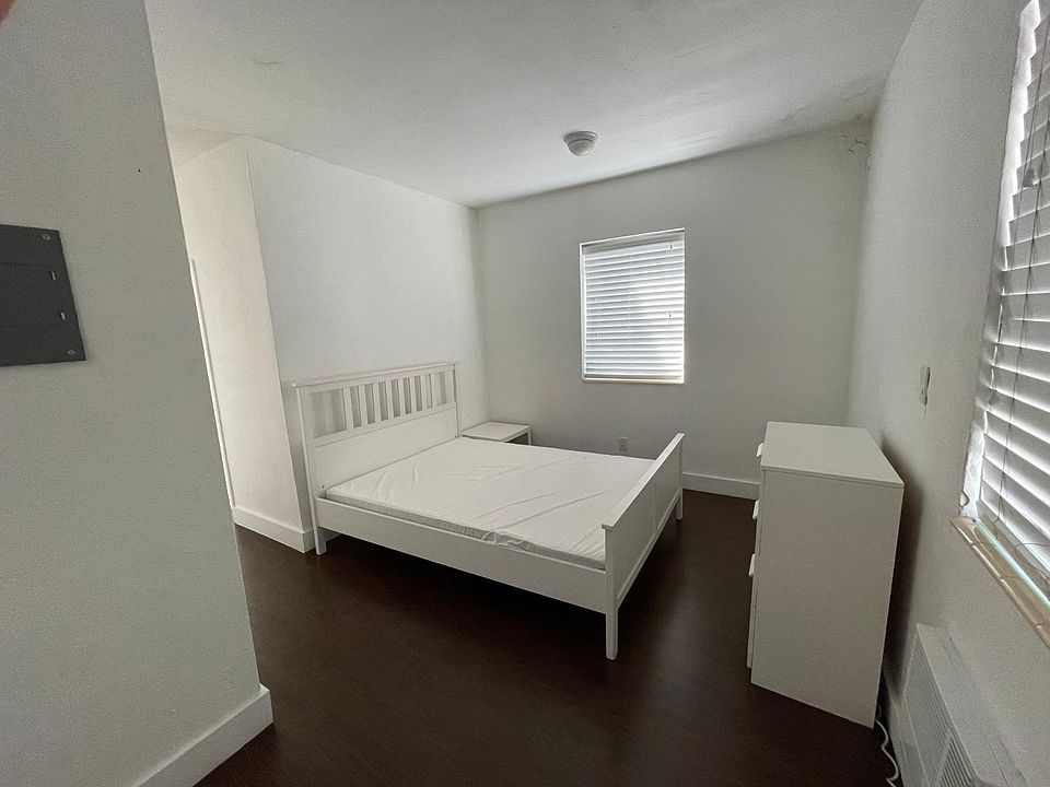 1st image of 1026 Euclid Ave APT 9
