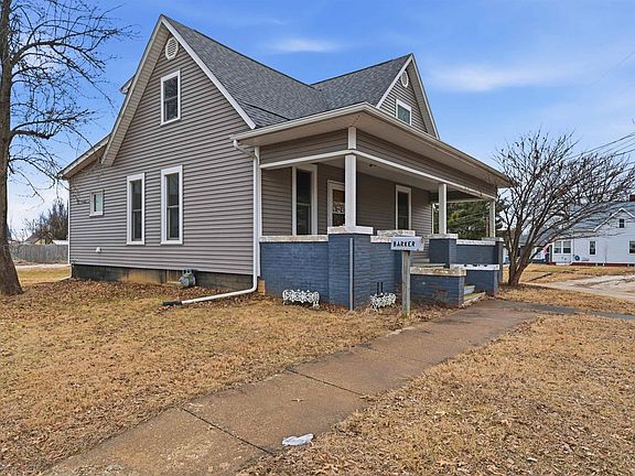 2nd image of 412 W Maple St