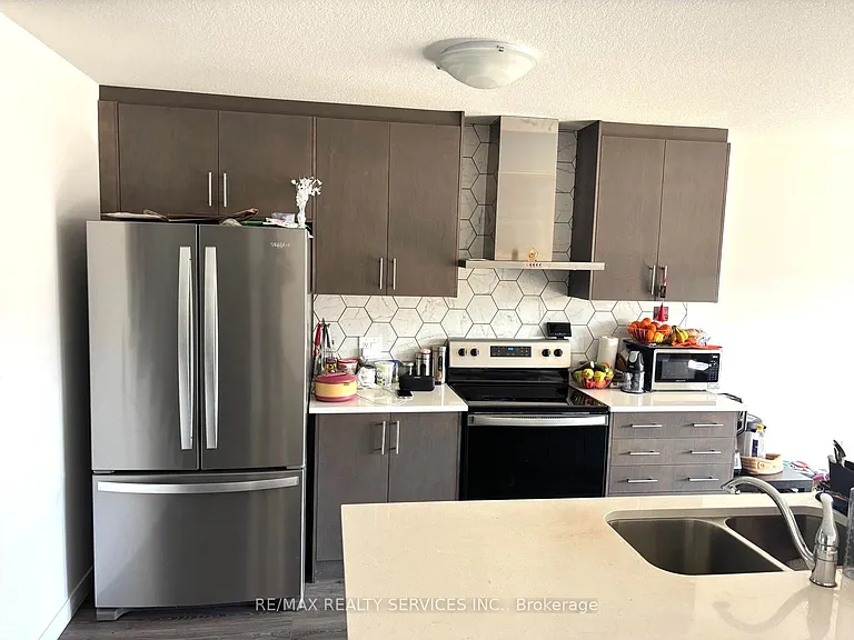 7 Oak St — Photo 8