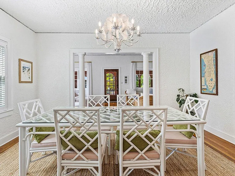 217 SE Coconut Ave — Photo 4