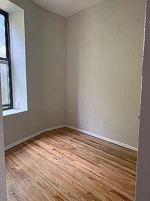 3rd image of 165 W 4th St APT 8