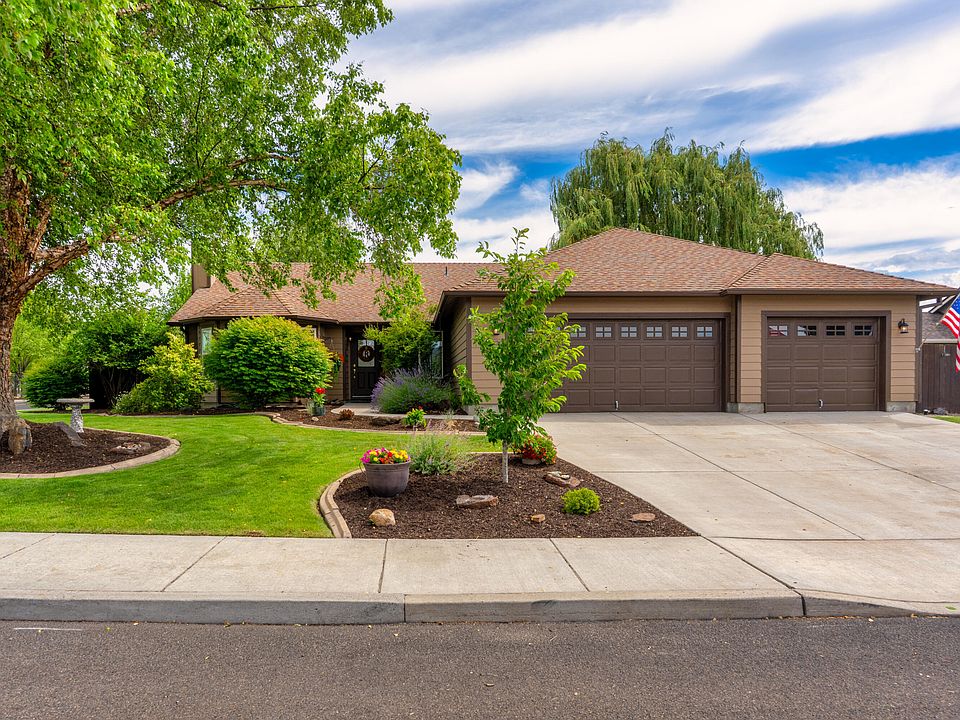 1st image of 1922 NW Wildflower Pl