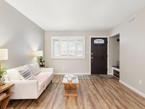 2nd image of 53445 Bonvale Dr