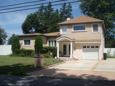 85 Richardson Ln, Islip, NY, 11751