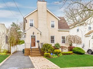 251 Bayview Ave, Merrick, NY 11566