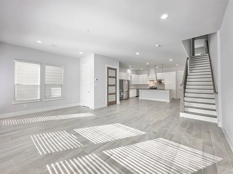 1602 Westside Gardens Ln — Photo 10
