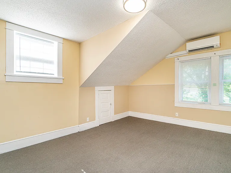 1219 Grace Ave #3 — Photo 12