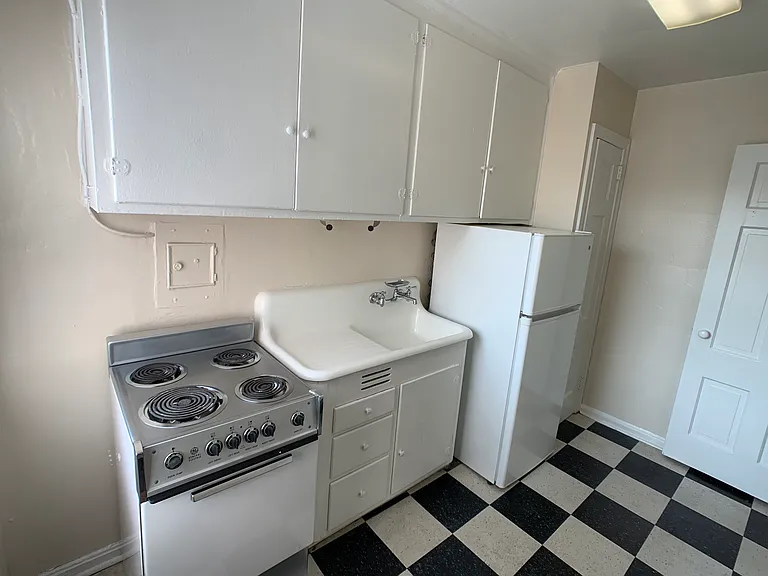 2832 Thornhill Rd #321B — Photo 3
