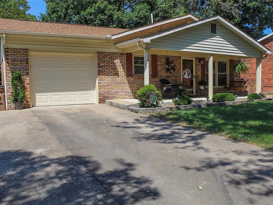 1st image of 3246 Chateau Dr
