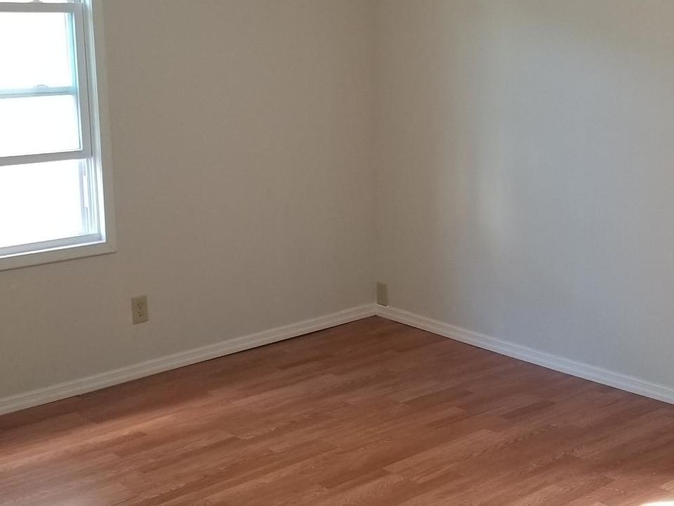 1st image of 9062 186th St Floor 1