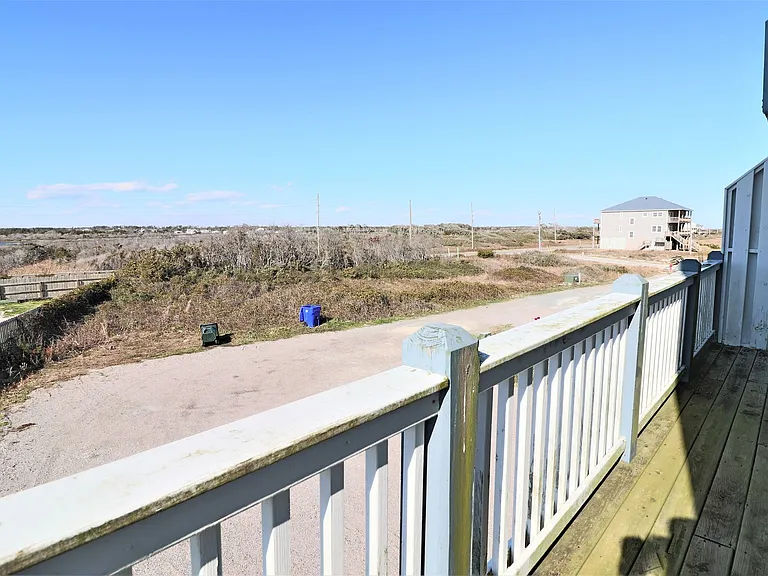 211 Goldsboro Dr — Photo 32
