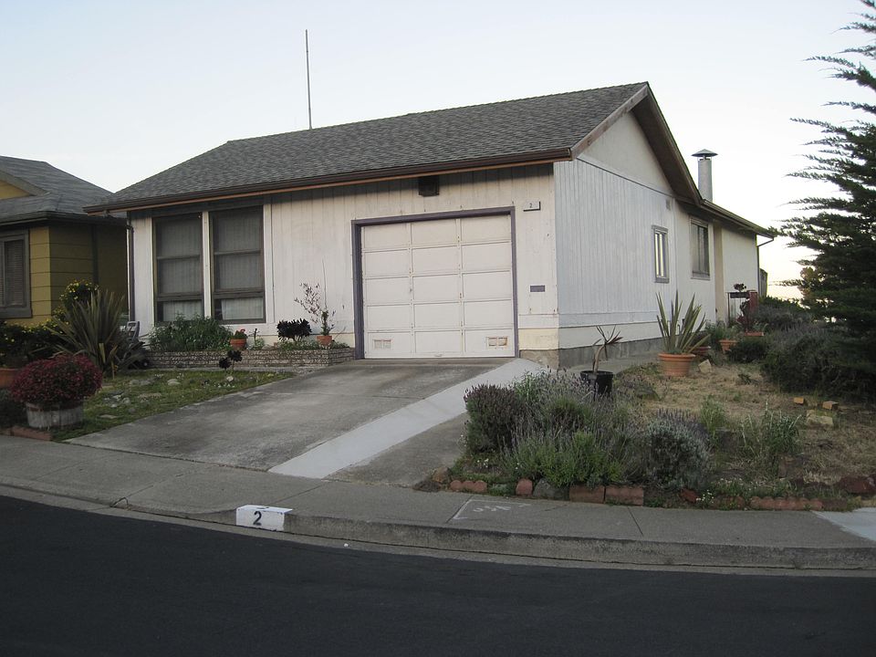 1st image of 2 Bromley Ct